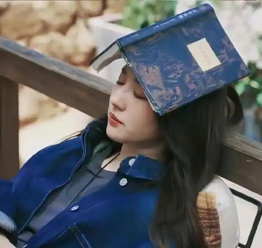 刘亦菲在国外亮相把人美翻!洛杉矶被偶遇,只靠背影就惊艳了大家