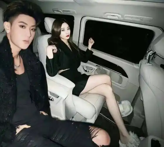 这么几年过去了,提到徐艺洋第一反应还是黄子韬的"绯闻"女朋友,emmmmm