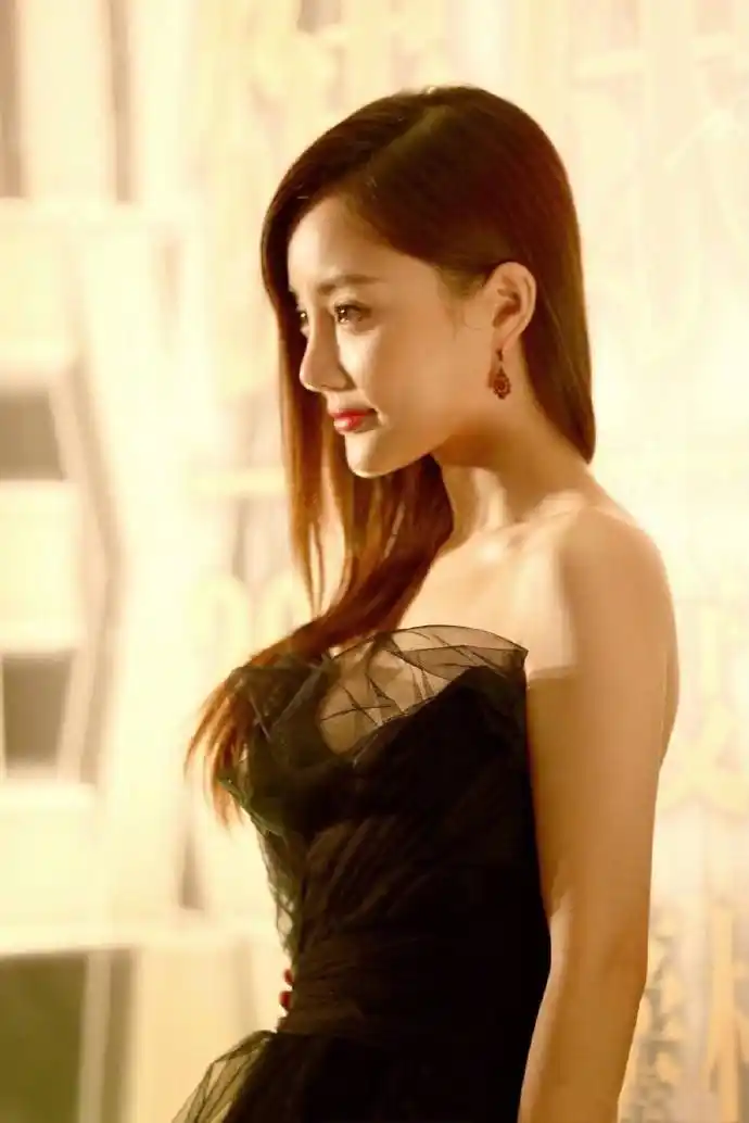 原创6岁甜馨变身"蜘蛛侠",扎高马尾俏皮可爱,李小璐全程"观战"