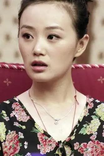 战菁一饰演荷花