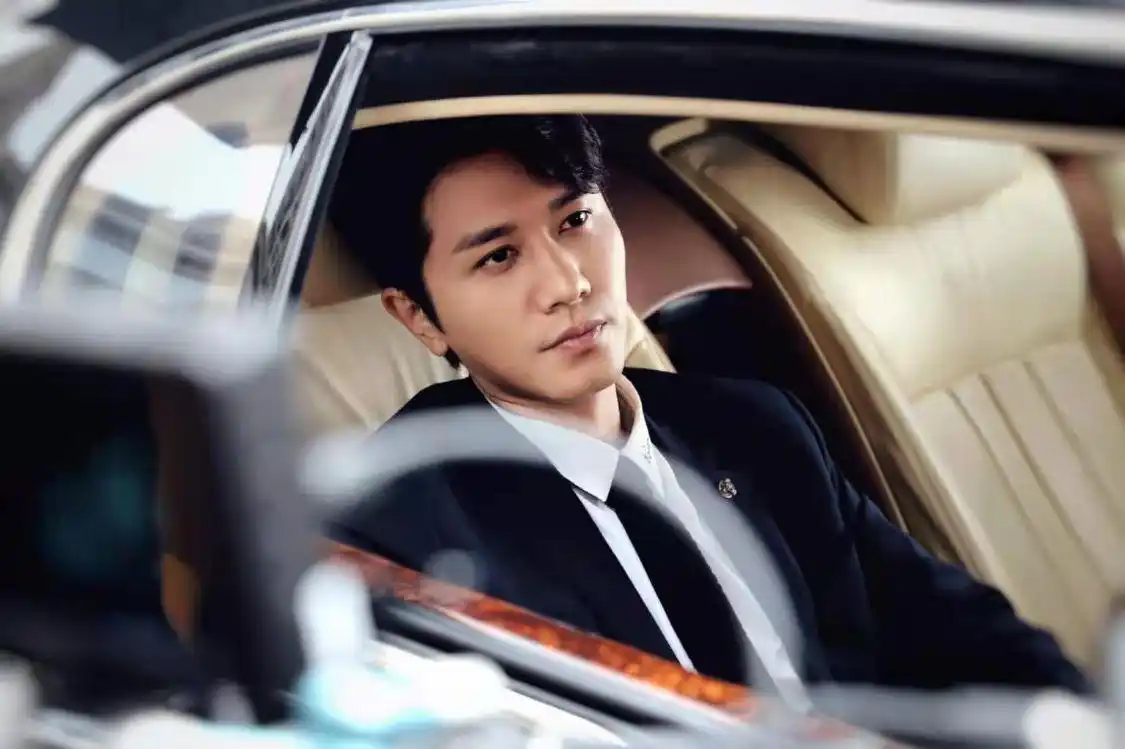 《阳光之下》口碑下滑,彭冠英戏份删减过多,难逃高开低走命运?