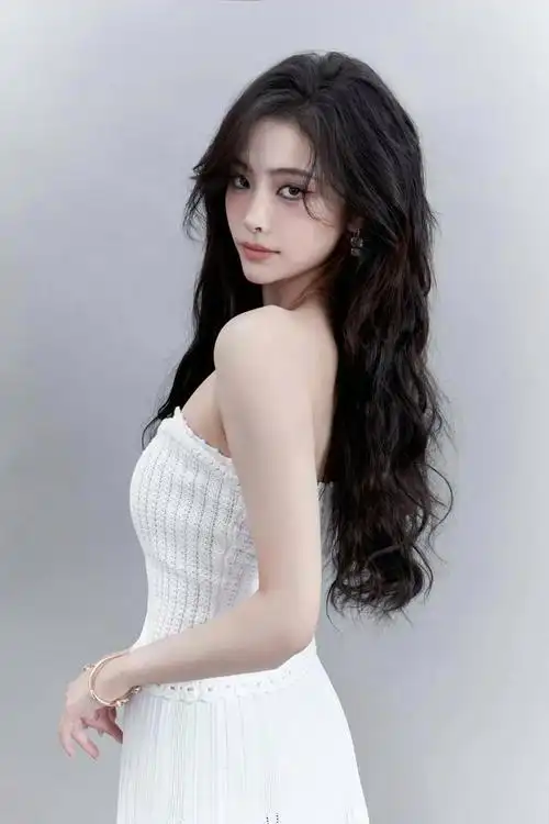 鲜奶小狐狸许佳琪抹胸裙写真大赏,做她的男朋友一定非常有意思吧