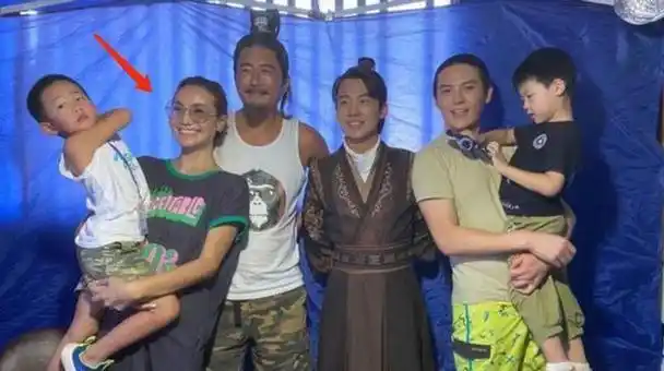 演员高曙光:曾与江珊结过婚,二婚娶圈外女富婆,比儿子大了52岁