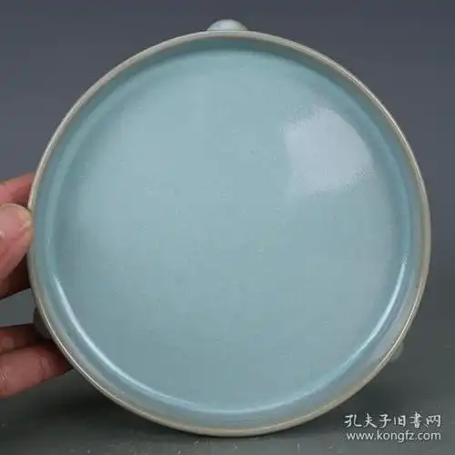 汝窑天蓝釉三足支钉笔洗