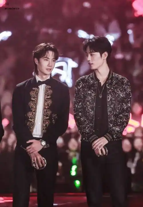 爆红的肖战有太多身不由己?解约只是其中一件事!_公司_王一博_流量