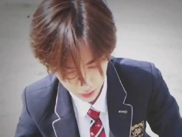 王一博高中时期照片曝光,看到旧照后,网友:这是吃防腐剂了吗?