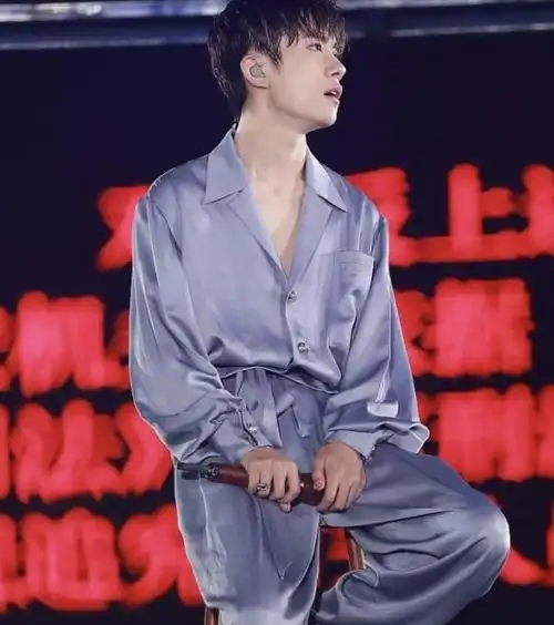 tfboys演唱会睡衣秀弟弟们太撩了这谁顶得住啊