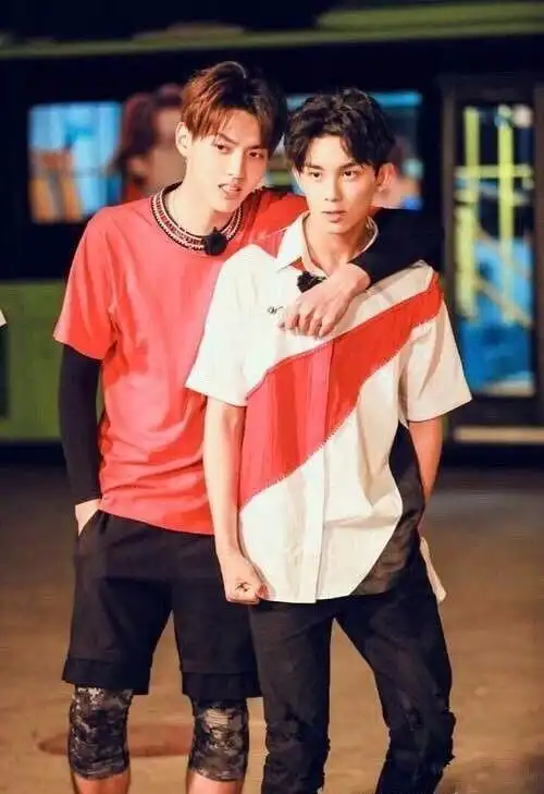 吴磊和吴亦凡身高竟然差不多,两人同框的画面好养眼!