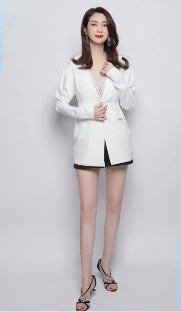 洪欣  白嫩美腿合集