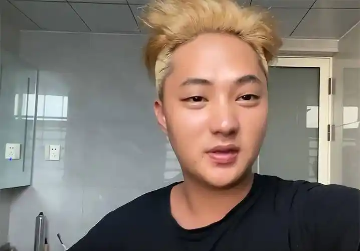 eso部分成员改回真名,黄子成还在坚持,发视频为自己辩护_黄子韬_卢哈