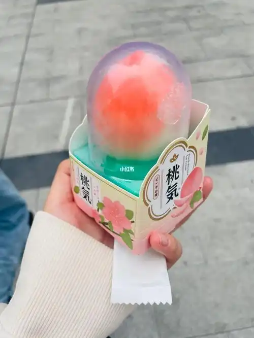 网红桃子冰淇淋
