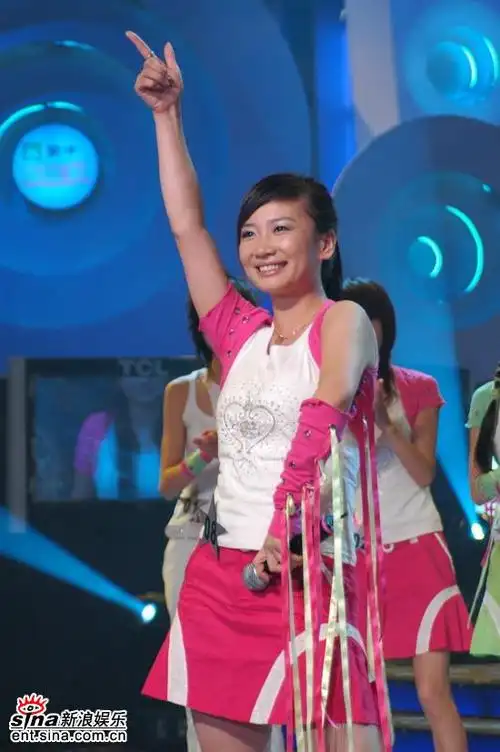 今晚(7月21日星期五),2006超级女声沈阳唱区7进5晋级赛播出,01号王欣