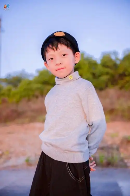 是一只欢乐的小男生