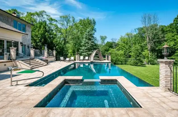 乔丹神队友皮蓬的975㎡老别墅亏本卖带室内篮球场只要200w美元不到