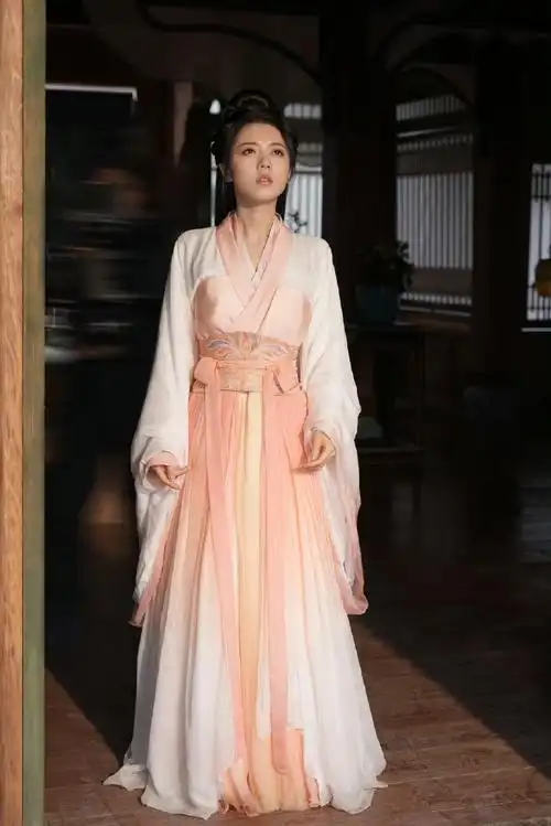 赵今麦演的18岁vs38岁##赵今麦古装剧仪态#麦麦古装仪态好美