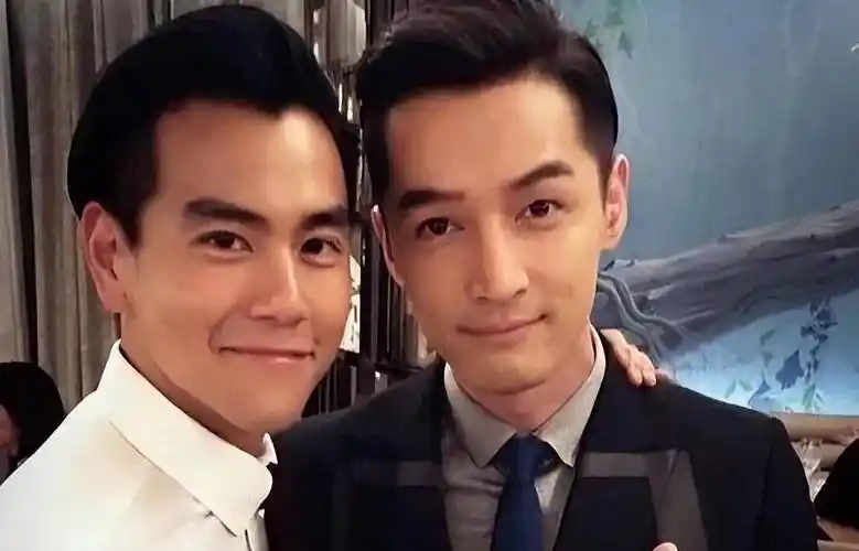 当然除了质疑的声音,更多的是祝福的声音,祝福胡歌脱单升级.