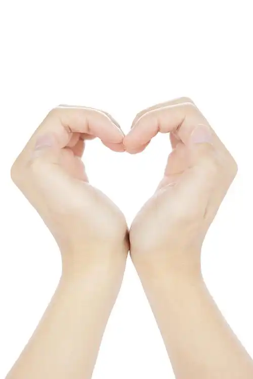 白底手势比心心形爱心人物手势双手比心