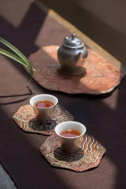 一起get闻茶香的正确姿势,让你品茶时气场2米8!