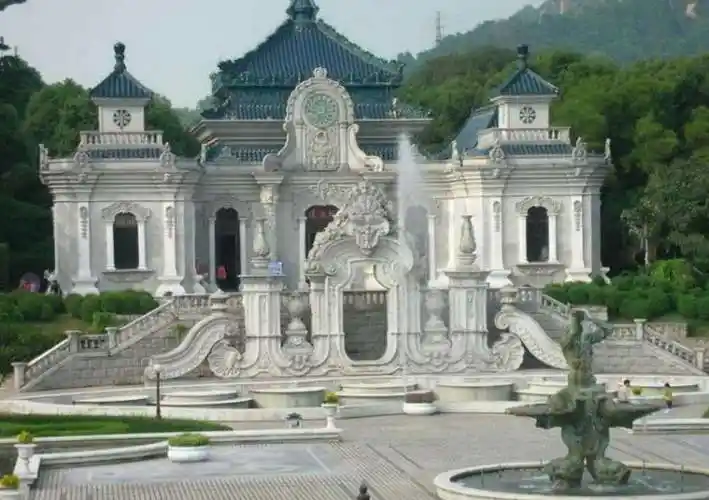 圆明园的以前与现在.