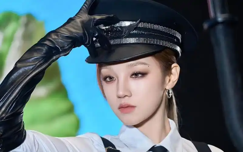 【宋雨琦】(美图)宋刑警来啦!帅酷又美艳!要健健康康地回来哦!