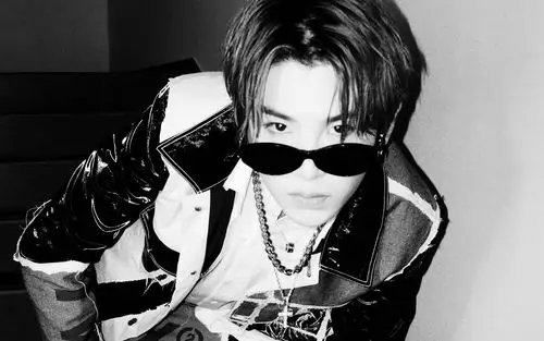 黄明昊酷帅时尚写真图片桌面壁纸_大陆明星_壁纸下载_美桌网