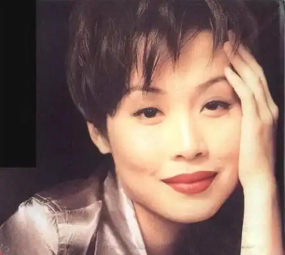 她是香港最传奇最令人怀念的歌手她说的再见其实是再也不见