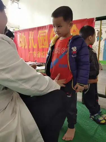 今天我们中班小朋友体检都棒棒哒.