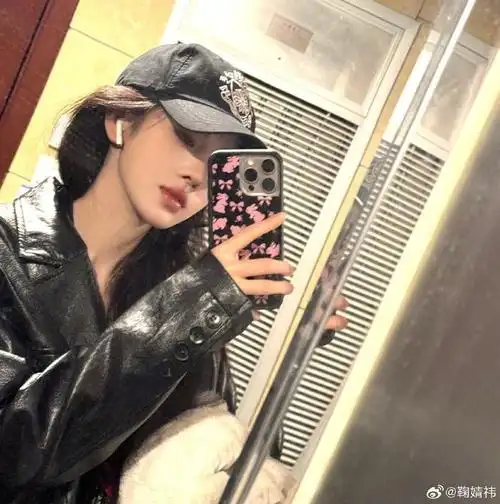 鞠婧祎素颜妆秘诀曝光,白开水保持清透肌肤__财经头条