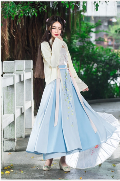 惊艳古代最美最流行的十款衣裙之隋唐间色裙