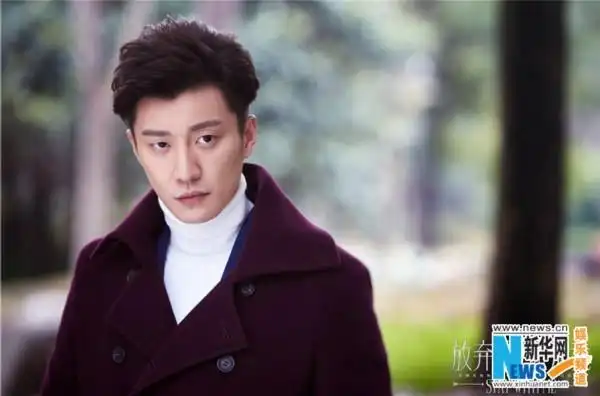 由陈乔恩,王凯,乔任梁,陈燃,张轩睿主演的《放弃我抓紧我》正在