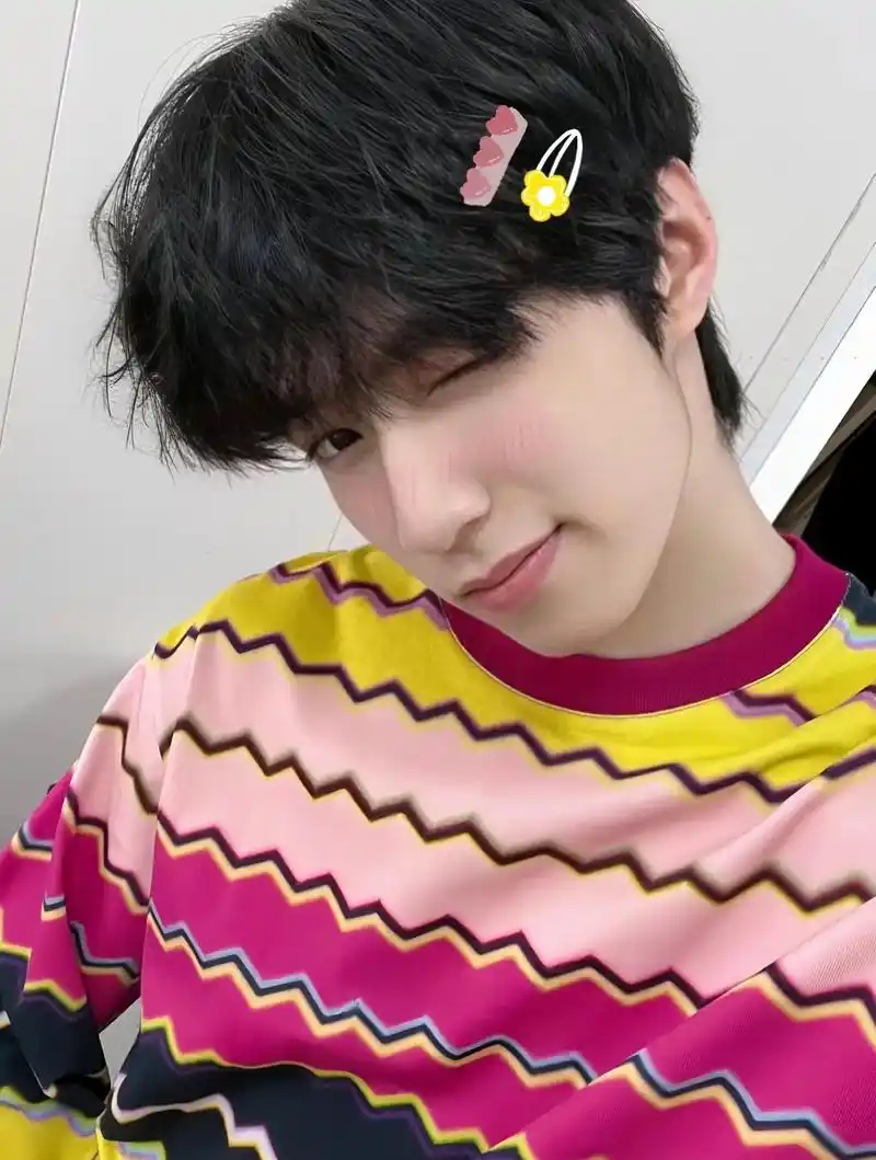 是可爱可碗碗公主啊#刘耀文#可爱#碗碗公主 @抖音小助手 - 抖音