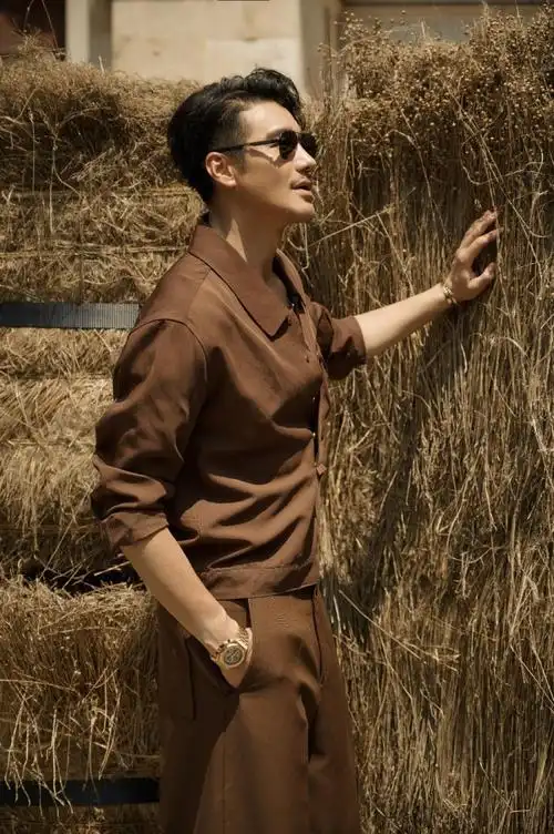 胡兵时装周第三站米兰站收官 东方面孔与意式风情碰撞火花