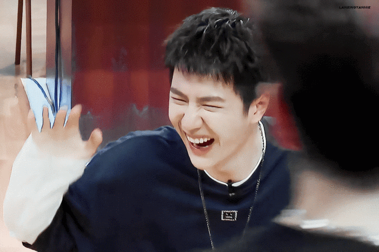 王一博街舞4短发照又酷又奶的小啵实在太帅了