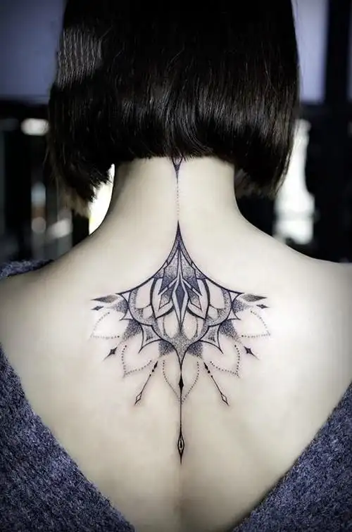 后背好看的点刺图腾纹身图案