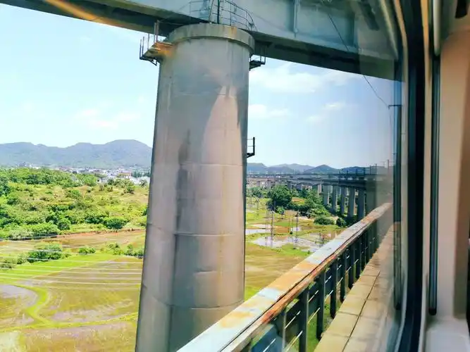 《高铁窗外》 - 花粉随手拍超感知影像 花粉俱乐部