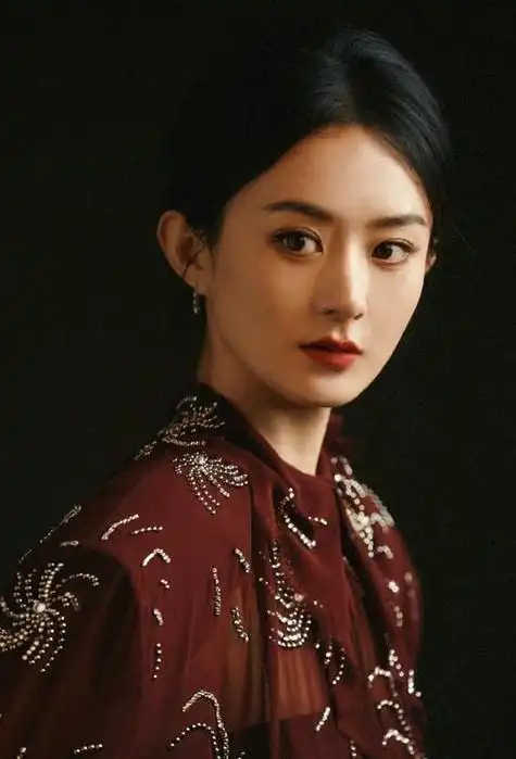 哭上热搜的36岁赵丽颖给所有女演员狠狠地上了一课