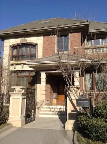 朝阳区15分钟到cbd,纯独栋别墅,水溪边超大花园,仅此6套