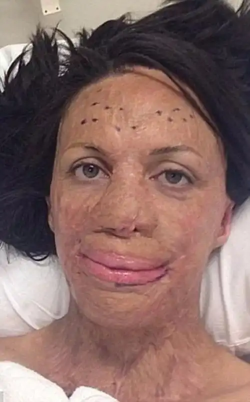 这个男孩的诞生轰动世界!因为他的老爸,是全球公认最帅的男人!