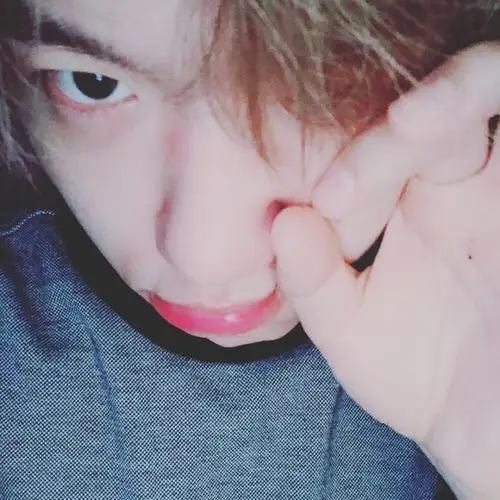 边伯贤自拍照系列