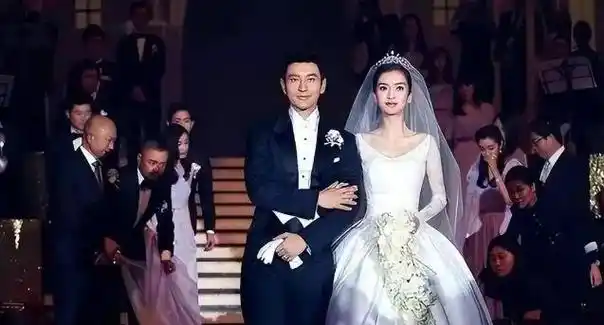 其实她的手段很高明|李晨|黄晓明|娱乐圈|陈伟霆|郑中基|杨颖(十六国)