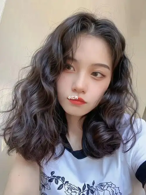 晓峰   90北京唯一一款韩式风格美发店 中长发烫发 木马卷 卷发发型