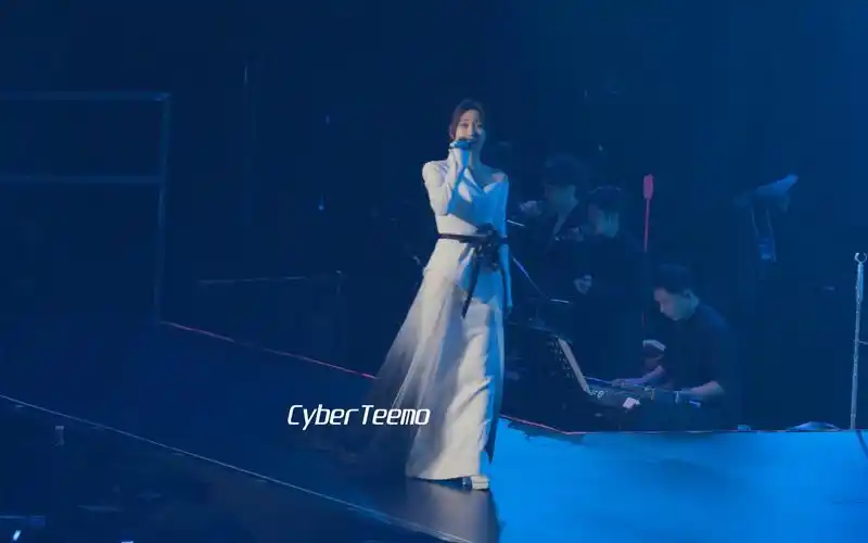 超清晰4k[张碧晨2023郑州]尾号920演唱会《亲爱的那不是爱情》