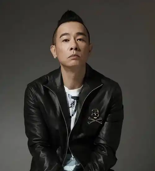 铁汉柔情陈小春:曾被小林青霞当备胎好几年,忍无可忍写歌内涵对方_儿