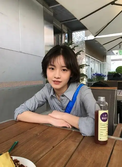 《小欢喜》乔英子颜值被低估太多!戏外换上短发的她真是又甜又酷