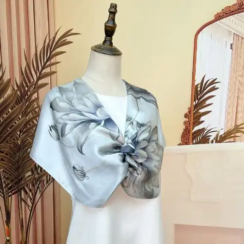 溪白蓝牡丹款100%桑蚕丝丝巾真丝旗袍披肩围巾送妈妈实用生日礼物