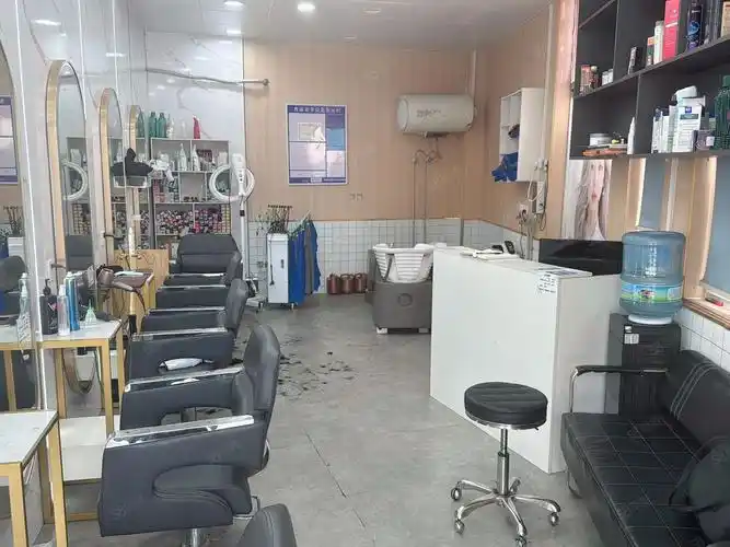 (转让) 铭顺推荐  园区小区门口30平理发店转让!支持空转行业不限