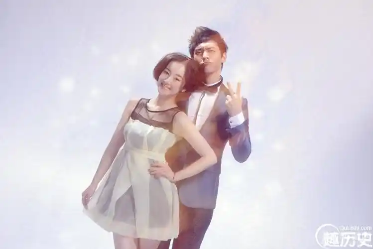 张伦硕张檬情侣梦幻写真曝光(2/6)