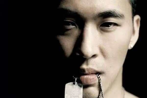 黄立行的身材比例太好了