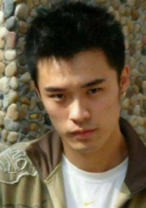 沈腾当年是校草贾玲也曾是校花可你们有没看过陈赫年轻时