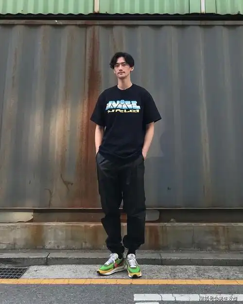 原创小个子男生穿搭模板,身高175cm的博主示范帅气穿法,潮流又有范